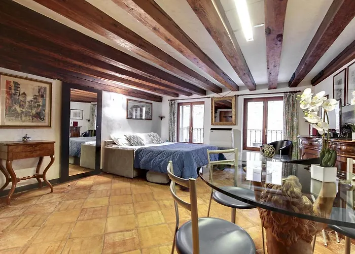 Canal View In Rialto By Wonderful Italy ונציה