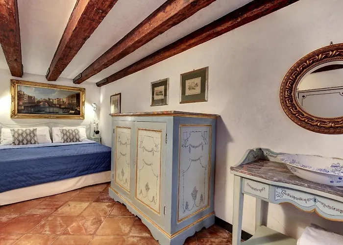 Canal View In Rialto By Wonderful Italy * ונציה